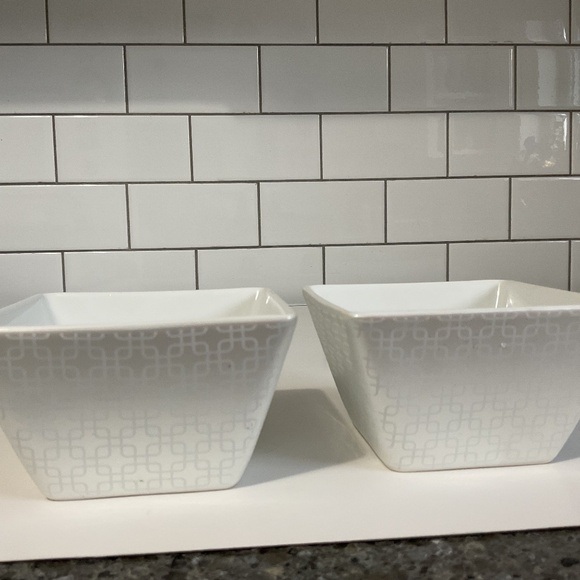 Set of 2 222 Fifth Urban Link Platinum Square Bowls - Picture 1 of 5